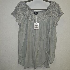 DAVI & DANI - Light Gray Crochet Blouse - 1X